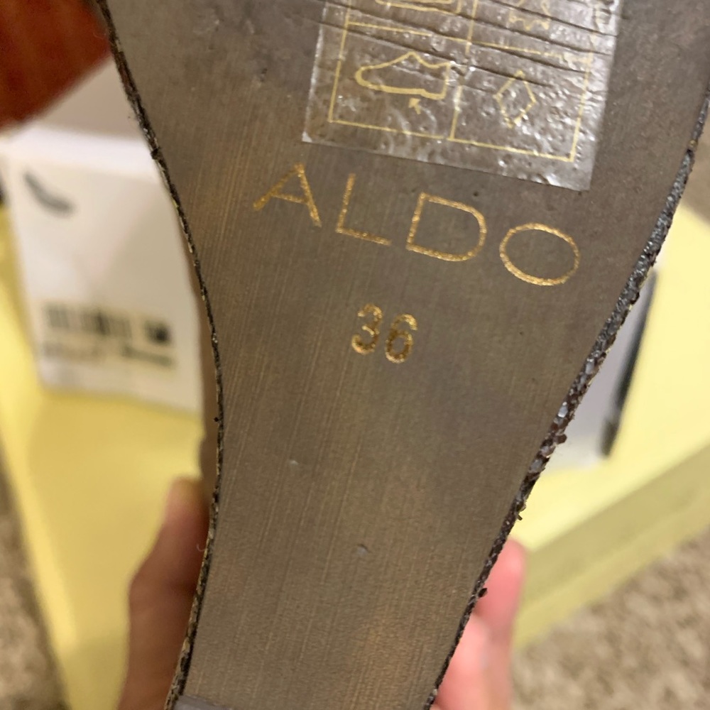 Shoes - Picture 6 of 6